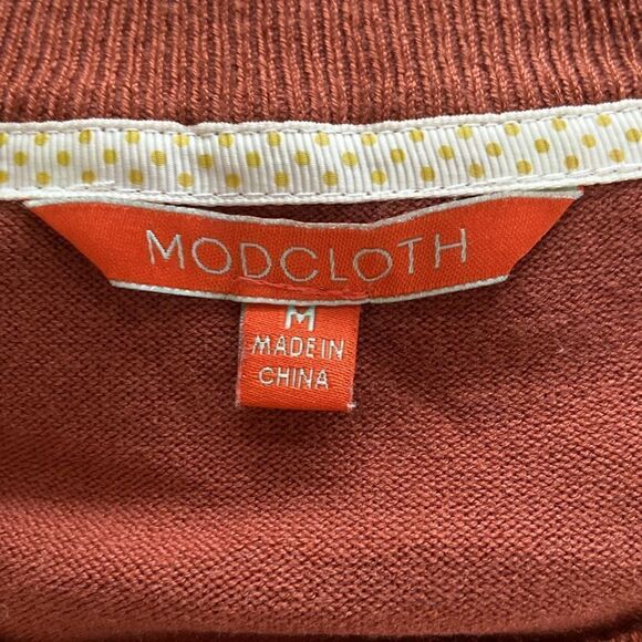 Modcloth Rust Orange 3/4 Sleeve Knit Button Shoulder Sweater Size Medium - Picture 8 of 10